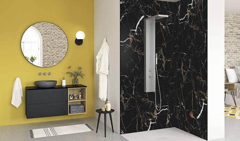 Salle de bain Doucéo réalisée à Rouen avec des panneaux muraux pour douche